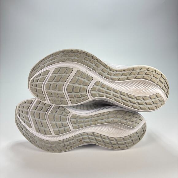 Nike Downshifter 11 White Lightweight Running Shoes CW3413-100 Women’s Size 9.5 - Picture 8 of 10